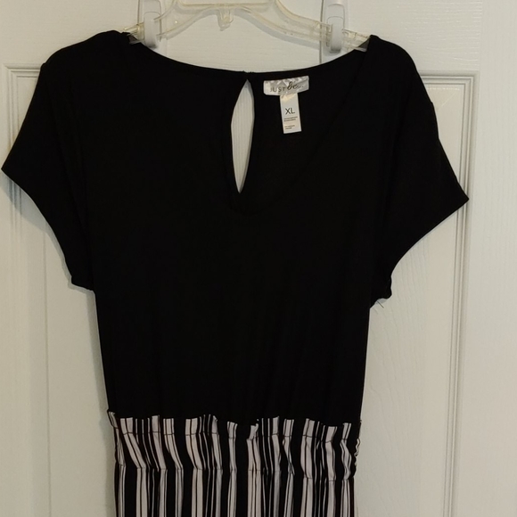 Super Cute Jumpsuit! - Picture 2 of 8